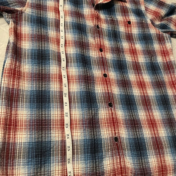 Patagonia Men's Casual Plaid Shirt in Red and Blue - Picture 6 of 7
